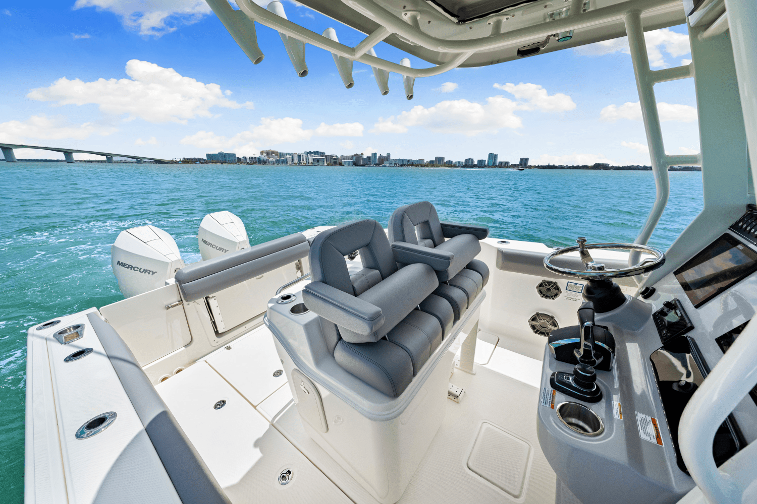 Slide: The Image of Boston Whaler 280 Outrage 2025 - 63