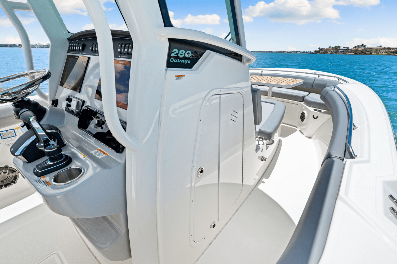 Slide: The Image of Boston Whaler 280 Outrage 2025 - 64