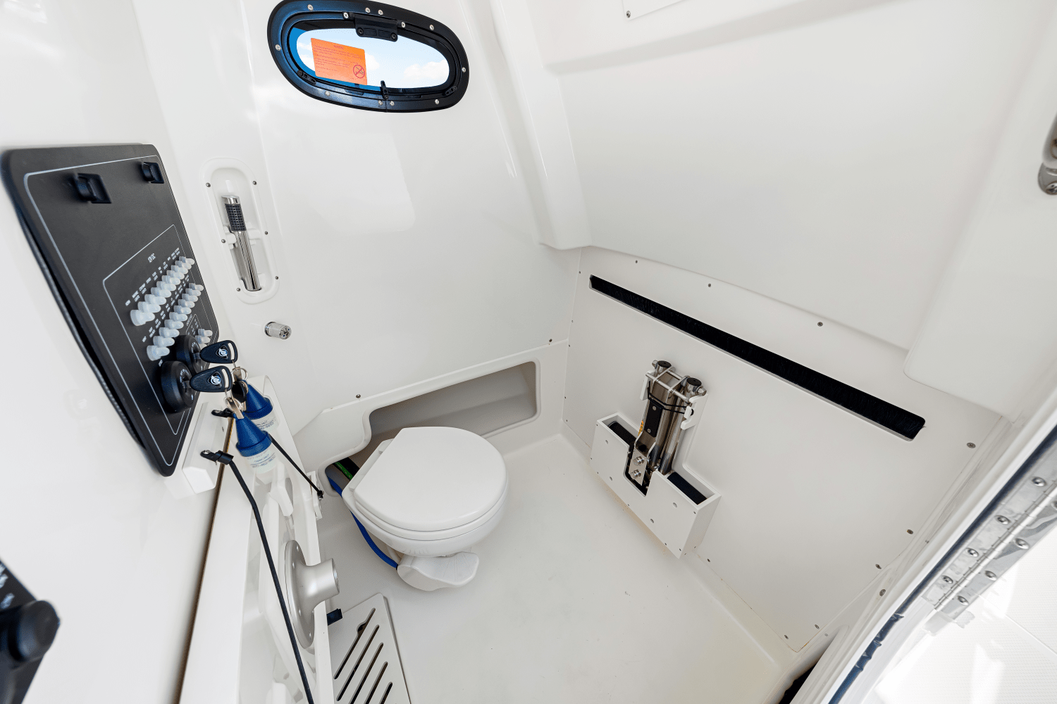 Slide: The Image of Boston Whaler 280 Outrage 2025 - 65