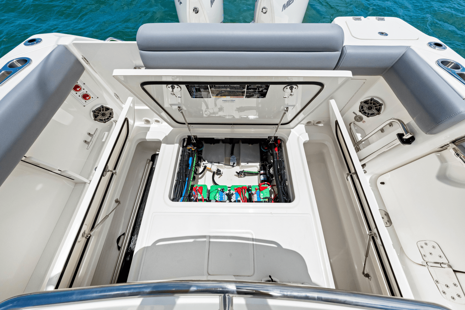 Slide: The Image of Boston Whaler 280 Outrage 2025 - 75