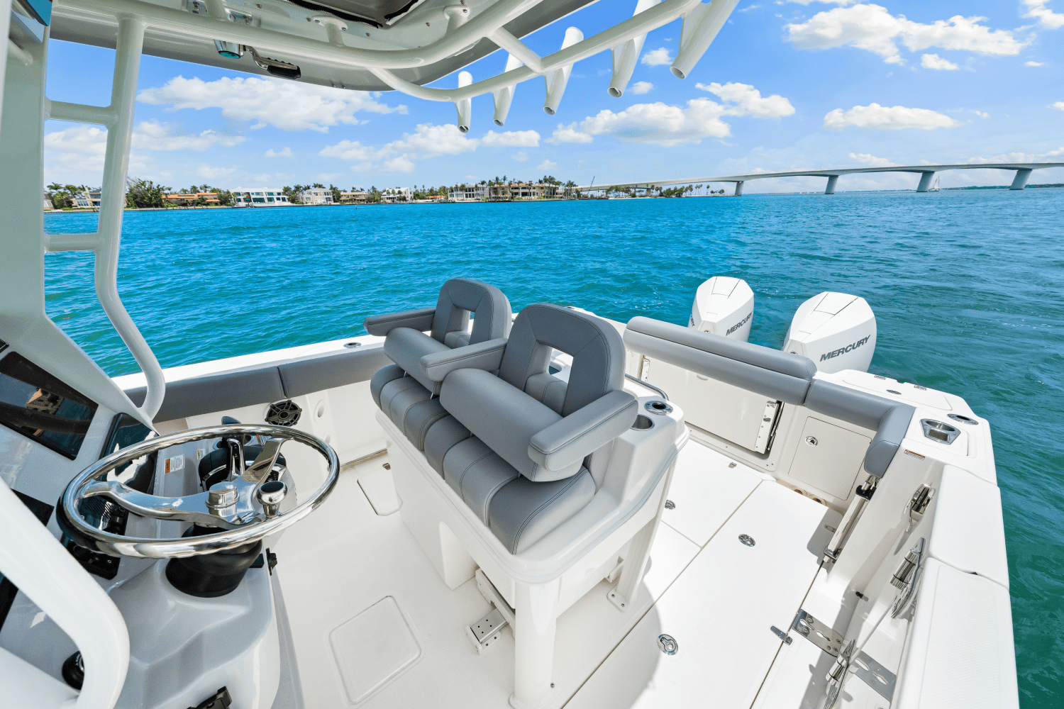 Slide: The Image of Boston Whaler 280 Outrage 2025 - 81