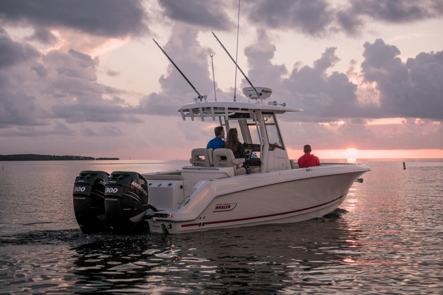 Slide: The Image of Boston Whaler 280 Outrage 2026 - 107