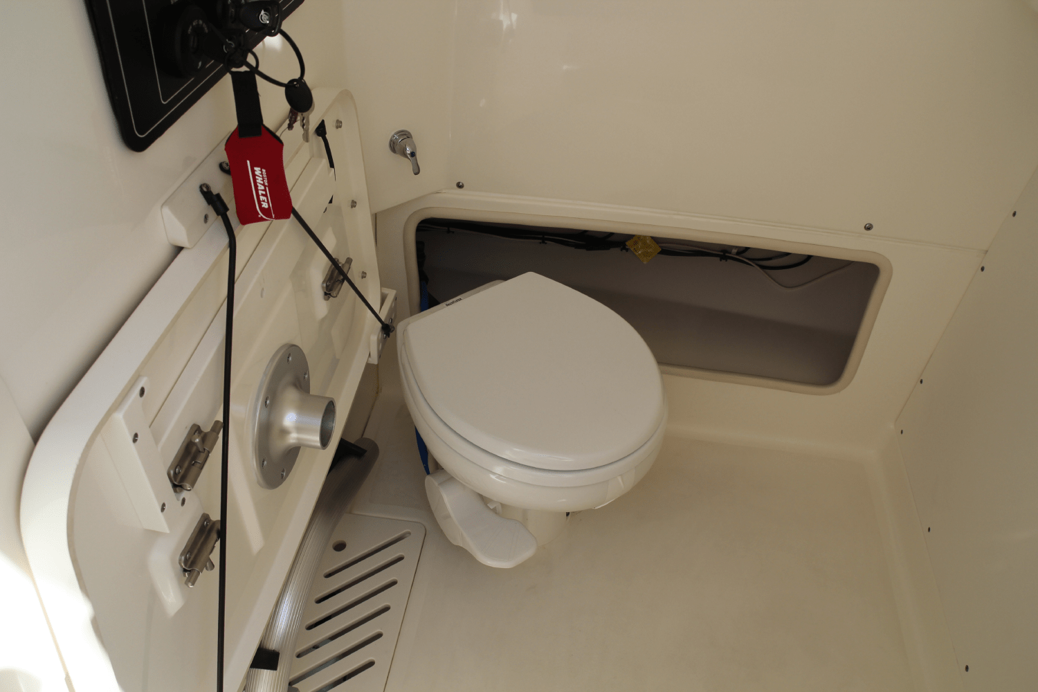 Slide: The Image of Boston Whaler 280 Outrage 2026 - 117