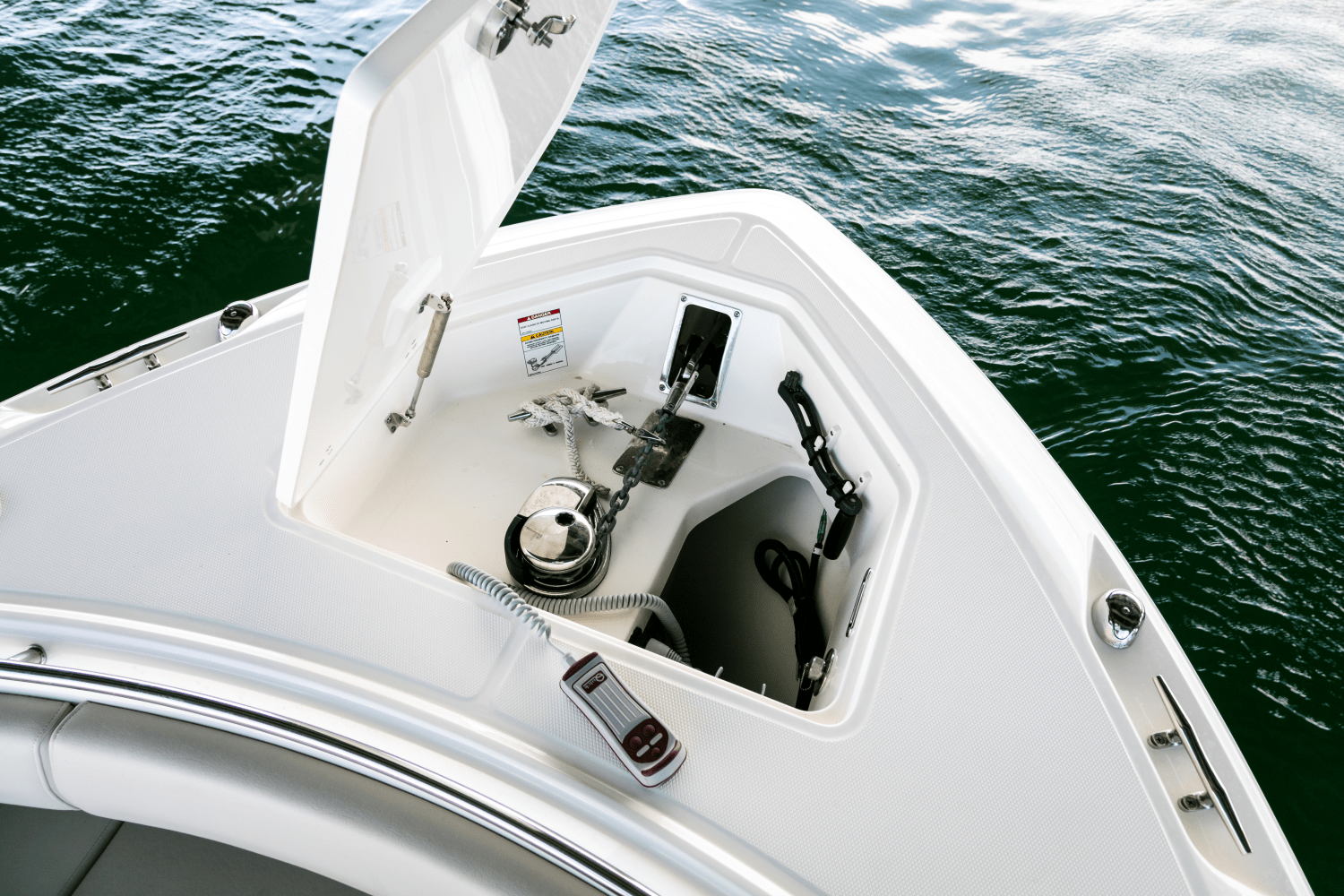 Slide: The Image of Boston Whaler 280 Outrage 2026 - 126