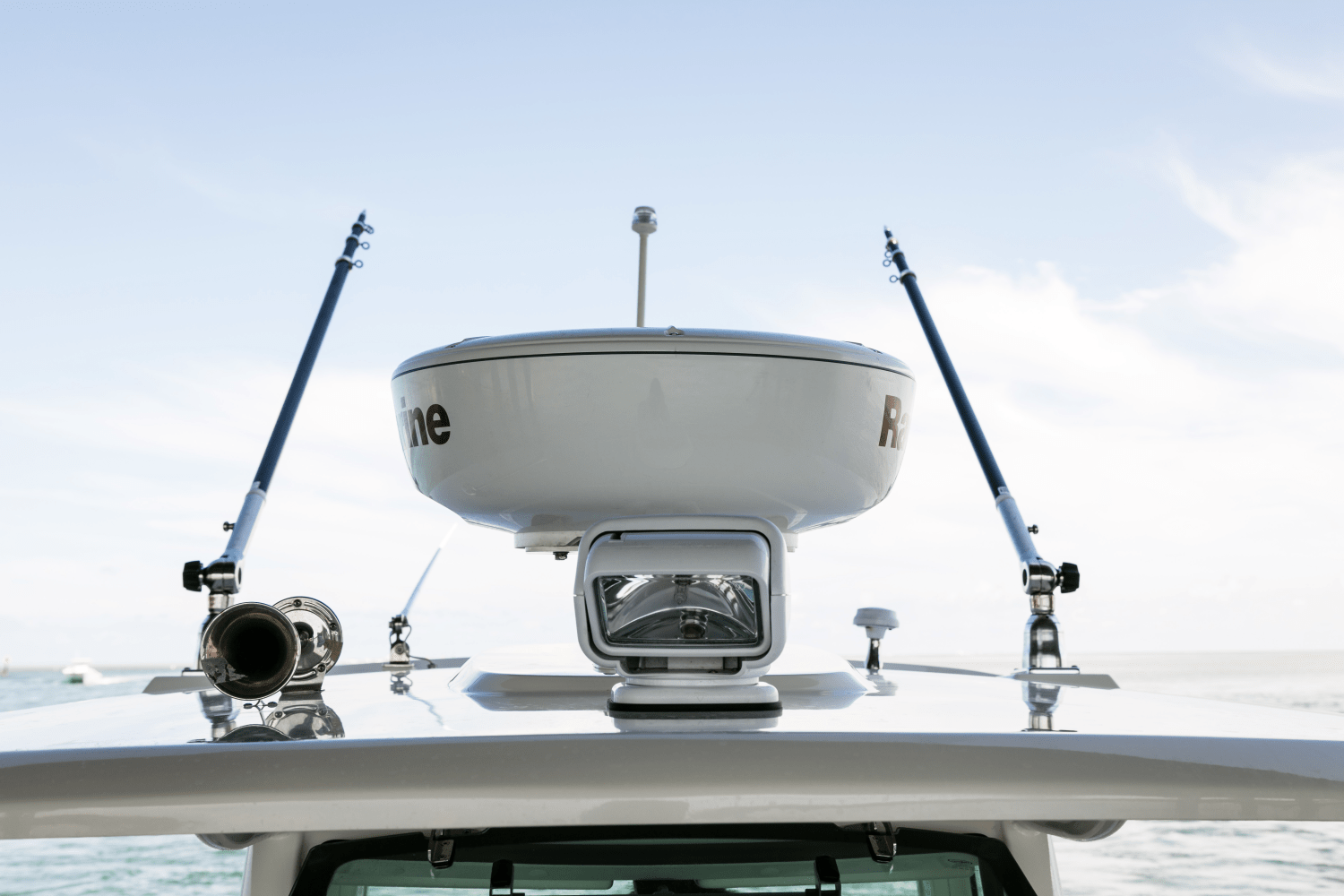 Slide: The Image of Boston Whaler 280 Outrage 2026 - 133