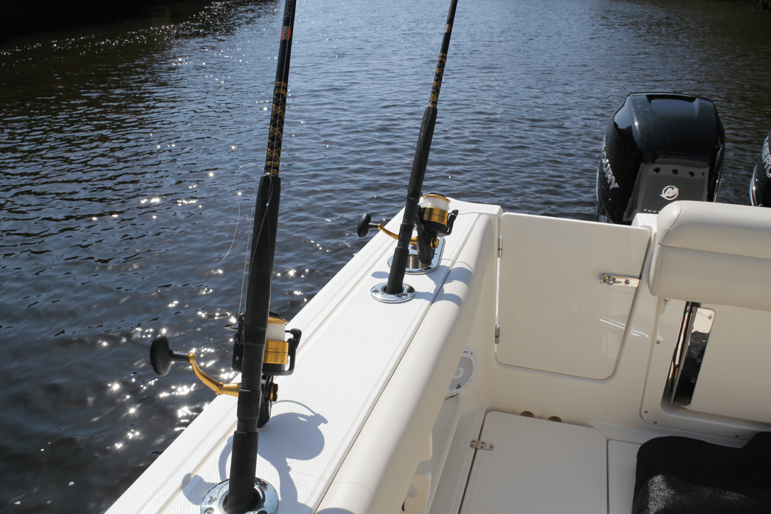 Slide: The Image of Boston Whaler 280 Outrage 2026 - 136