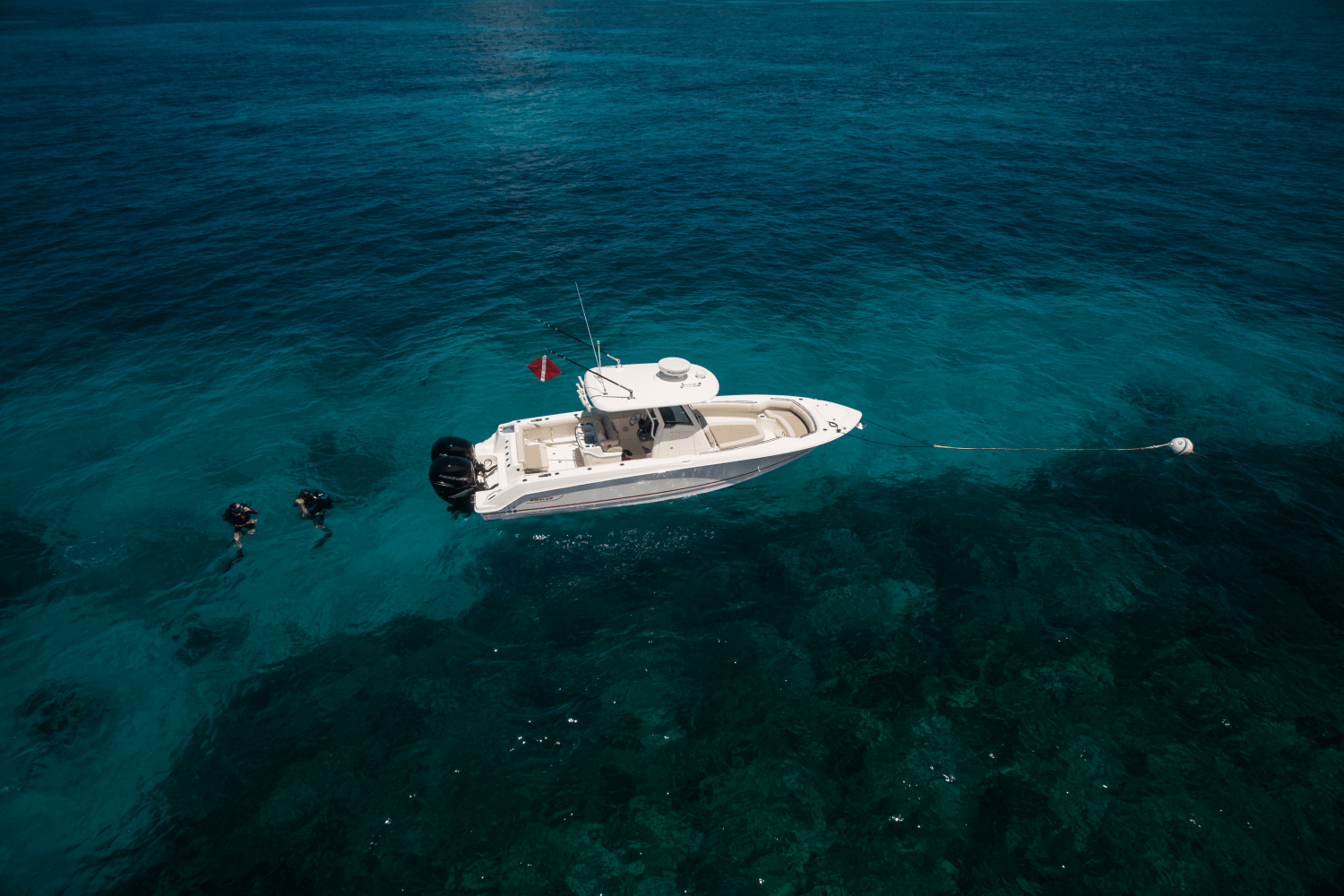 Slide: The Image of Boston Whaler 280 Outrage 2026 - 14