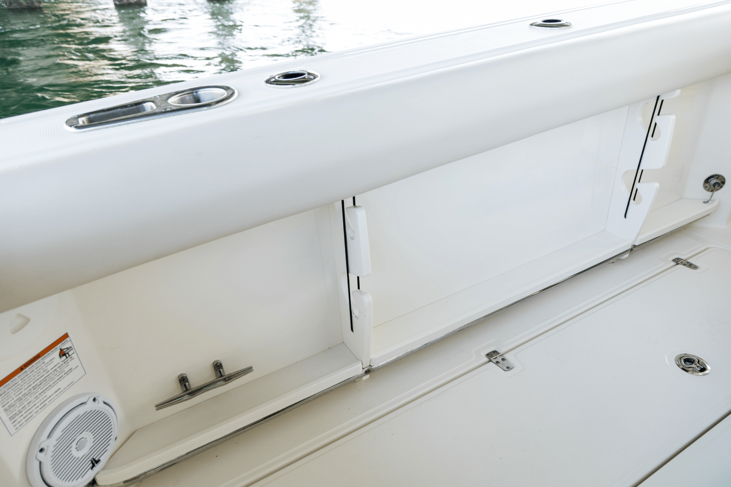 Slide: The Image of Boston Whaler 280 Outrage 2026 - 142