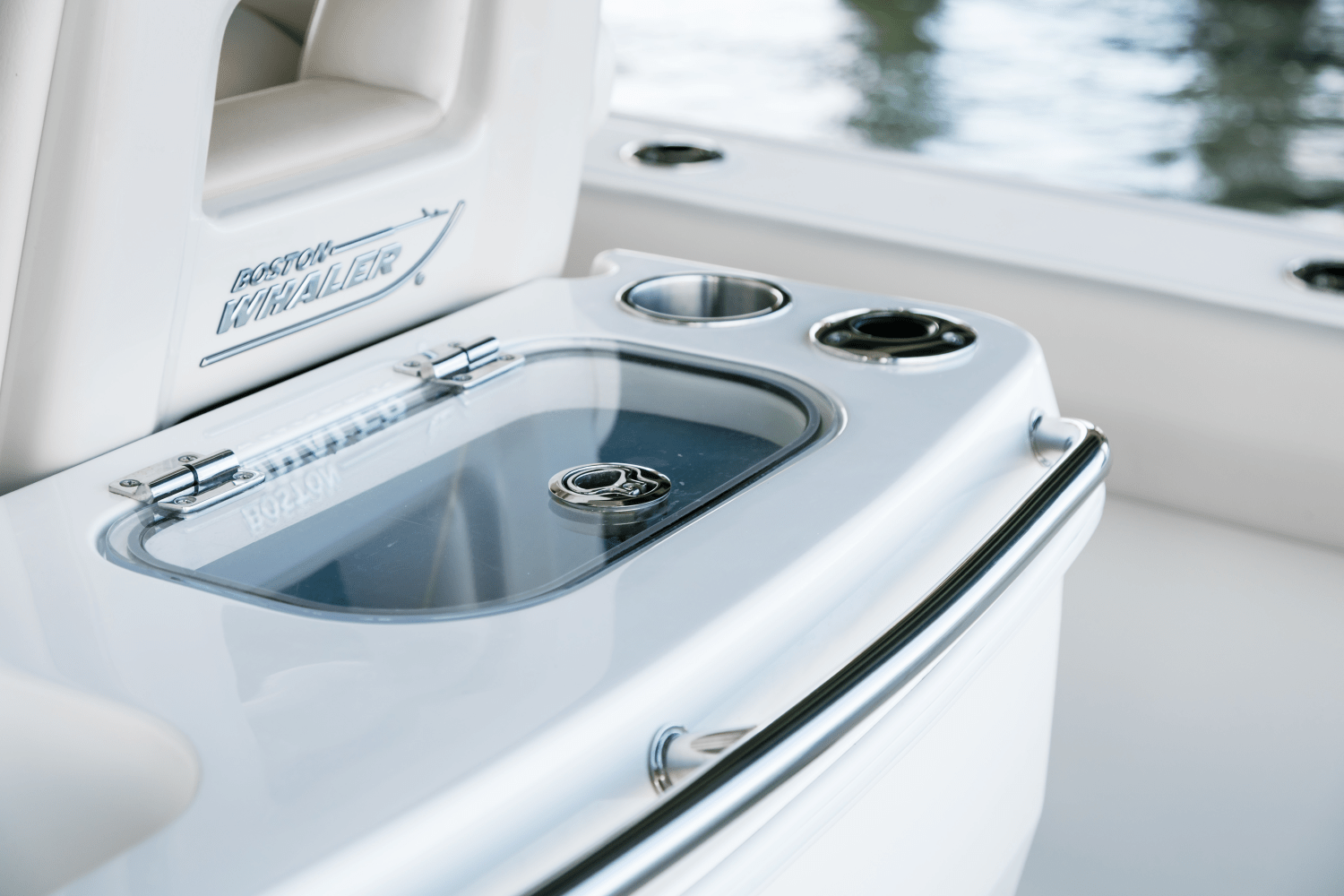 Slide: The Image of Boston Whaler 280 Outrage 2026 - 144