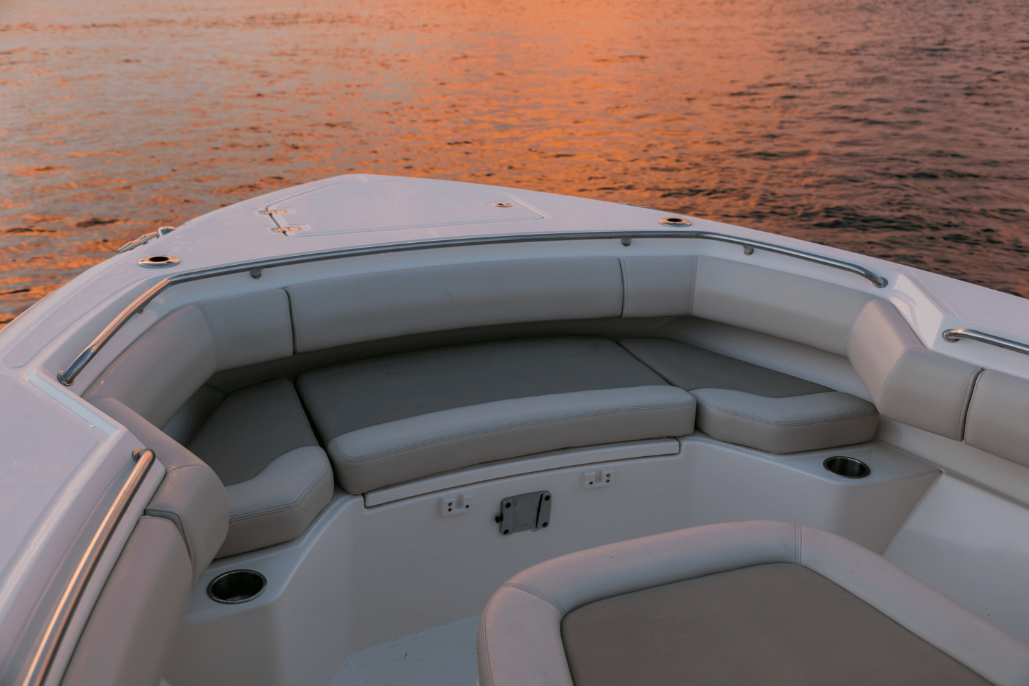 Slide: The Image of Boston Whaler 280 Outrage 2026 - 153