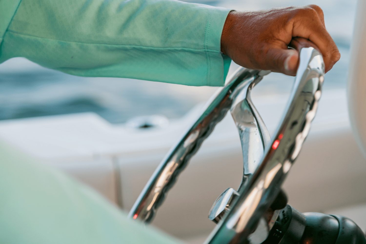 Slide: The Image of Boston Whaler 280 Outrage 2026 - 160