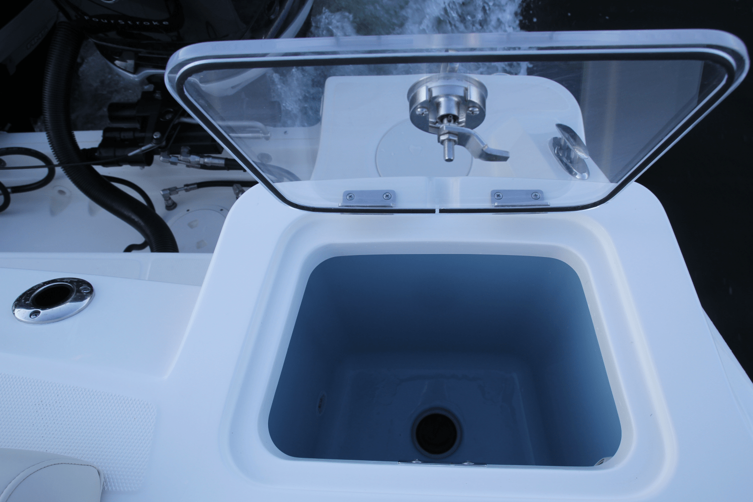 Slide: The Image of Boston Whaler 280 Outrage 2026 - 162