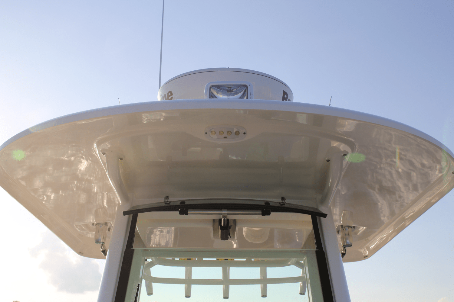 Slide: The Image of Boston Whaler 280 Outrage 2026 - 165