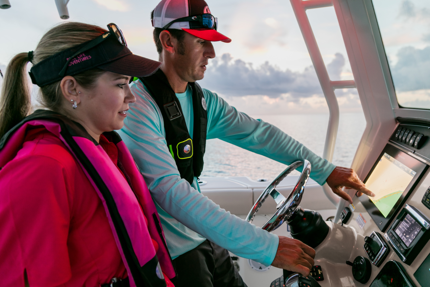 Slide: The Image of Boston Whaler 280 Outrage 2026 - 167