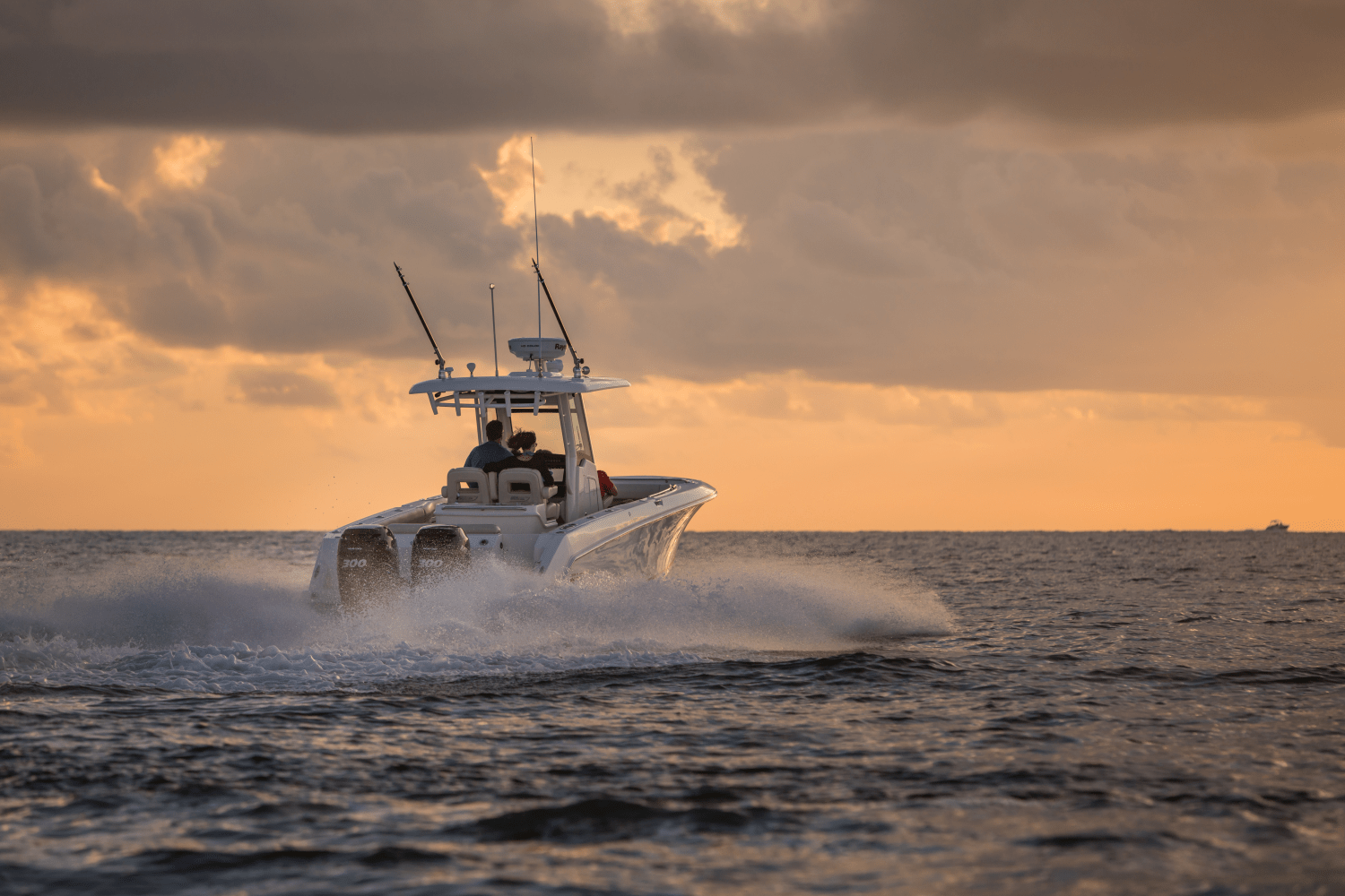Slide: The Image of Boston Whaler 280 Outrage 2026 - 21