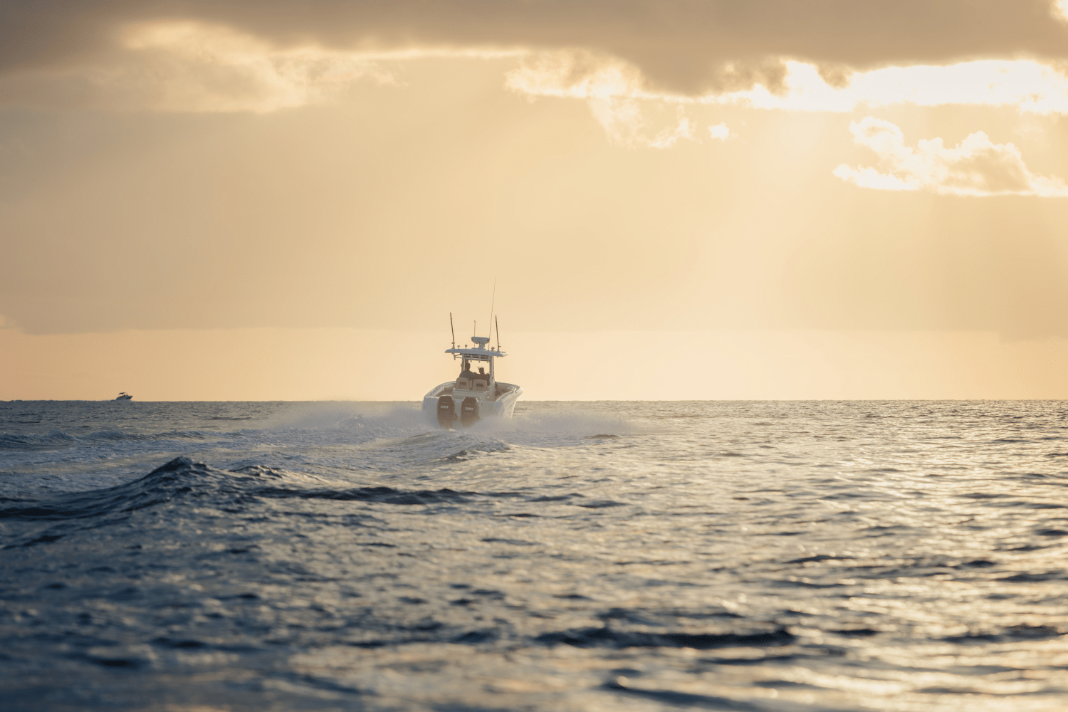 Slide: The Image of Boston Whaler 280 Outrage 2026 - 23