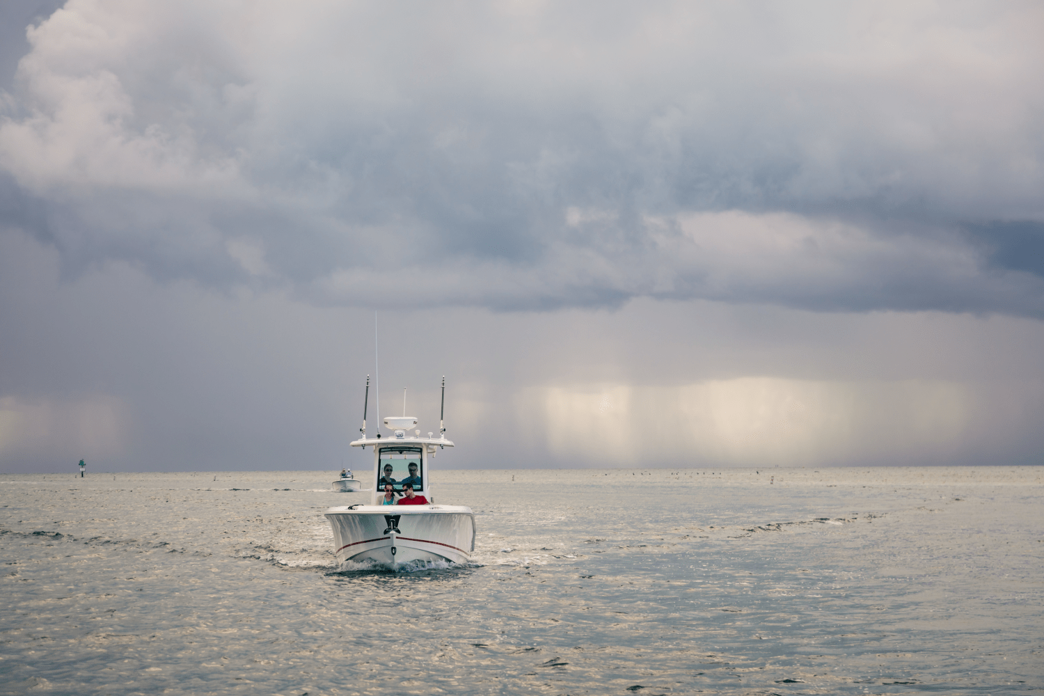 Slide: The Image of Boston Whaler 280 Outrage 2026 - 33