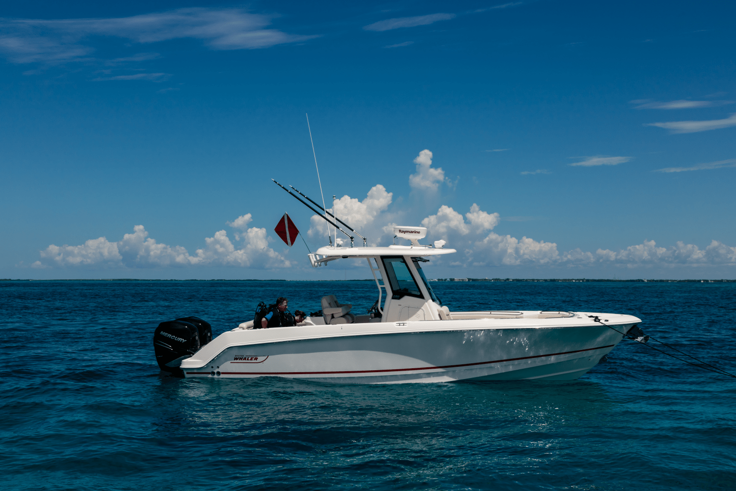Slide: The Image of Boston Whaler 280 Outrage 2026 - 35