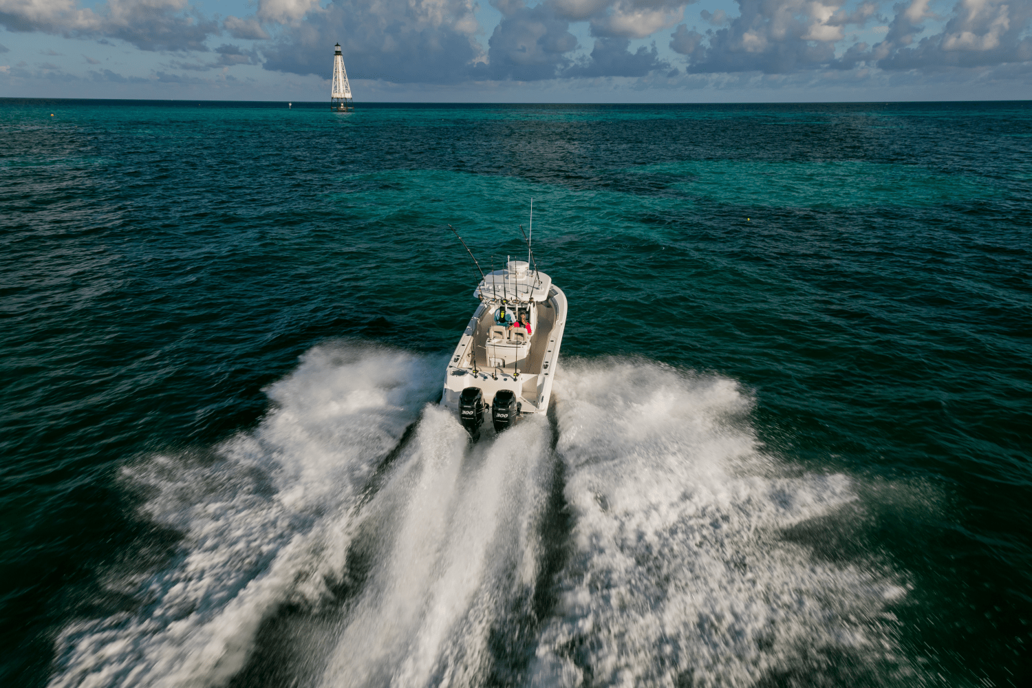 Slide: The Image of Boston Whaler 280 Outrage 2026 - 49