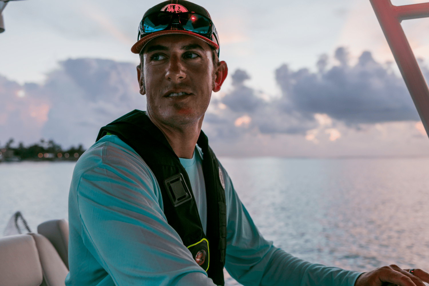 Slide: The Image of Boston Whaler 280 Outrage 2026 - 61