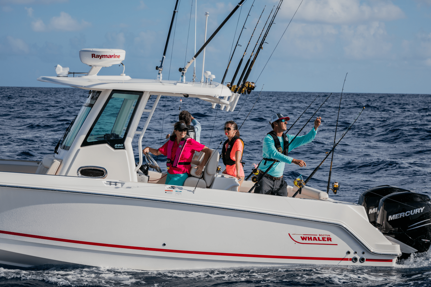 Slide: The Image of Boston Whaler 280 Outrage 2026 - 72