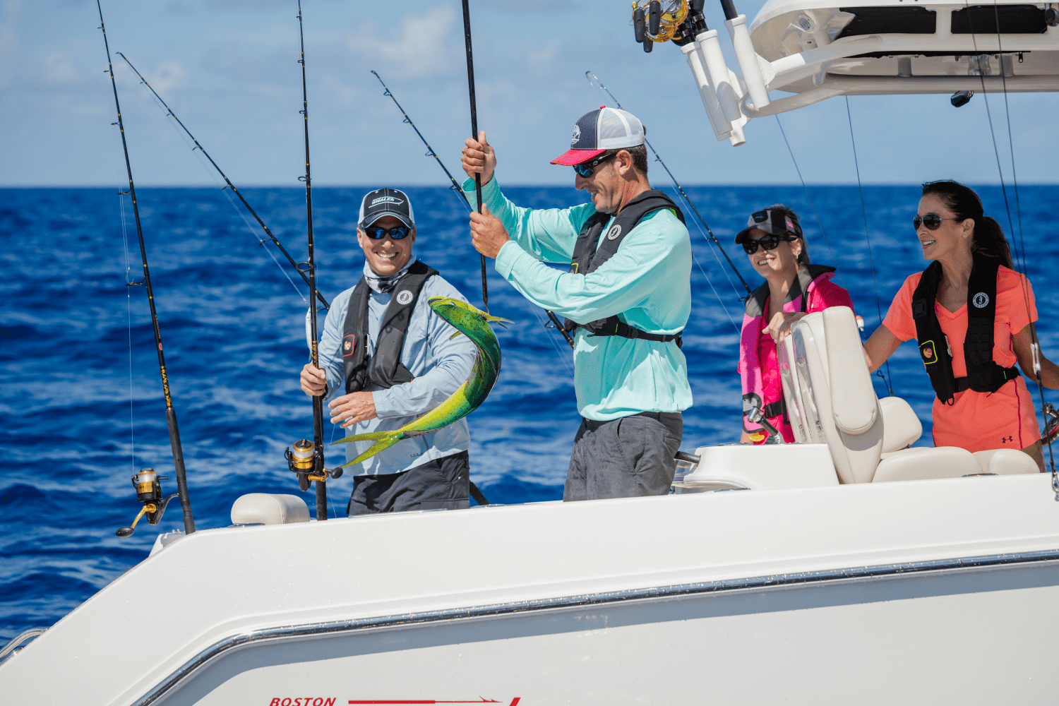 Slide: The Image of Boston Whaler 280 Outrage 2026 - 83
