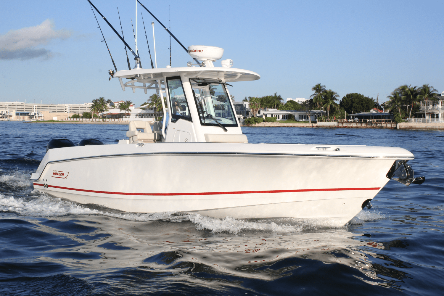 Slide: The Image of Boston Whaler 280 Outrage 2026 - 88