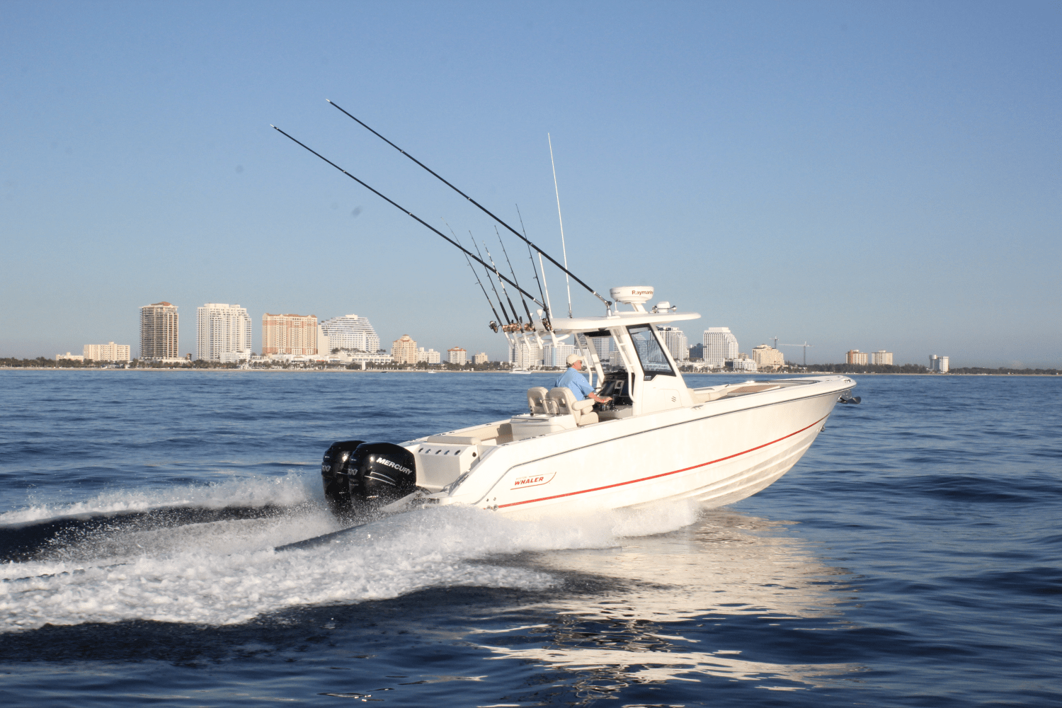 Slide: The Image of Boston Whaler 280 Outrage 2026 - 89