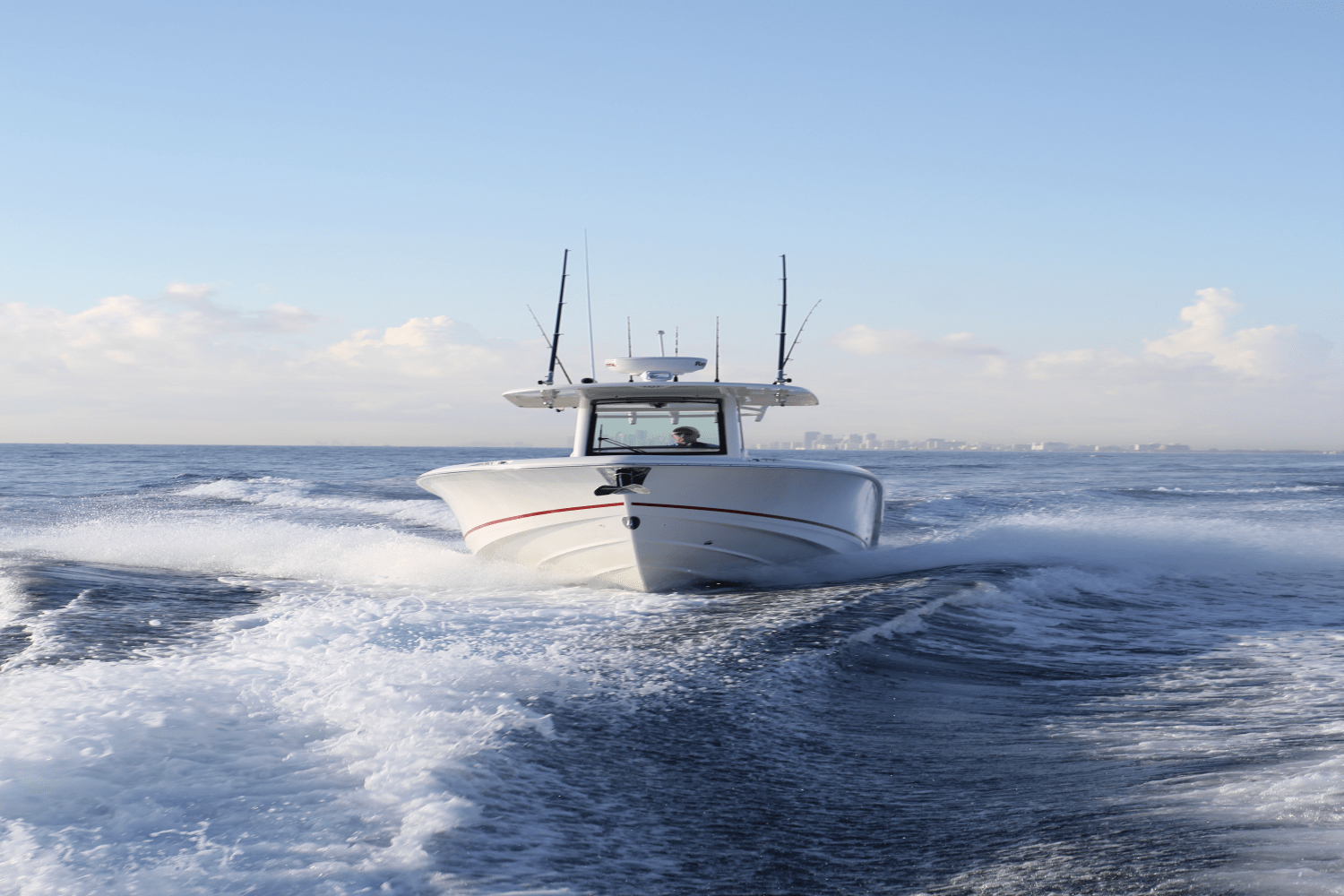 Slide: The Image of Boston Whaler 280 Outrage 2026 - 93