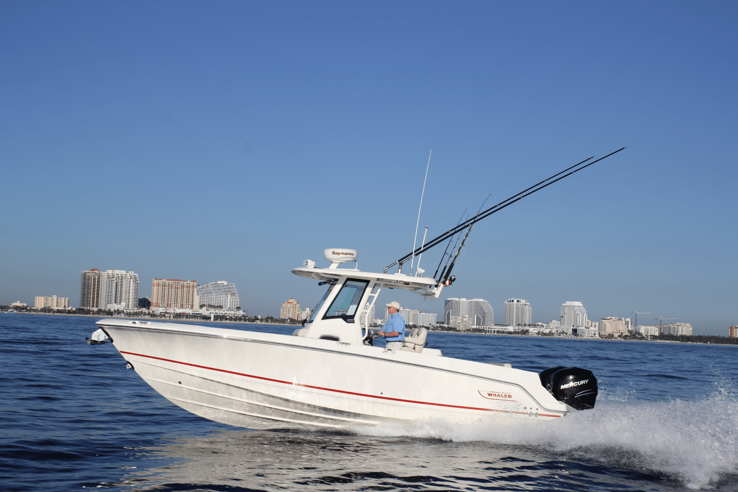 Slide: The Image of Boston Whaler 280 Outrage 2026 - 94