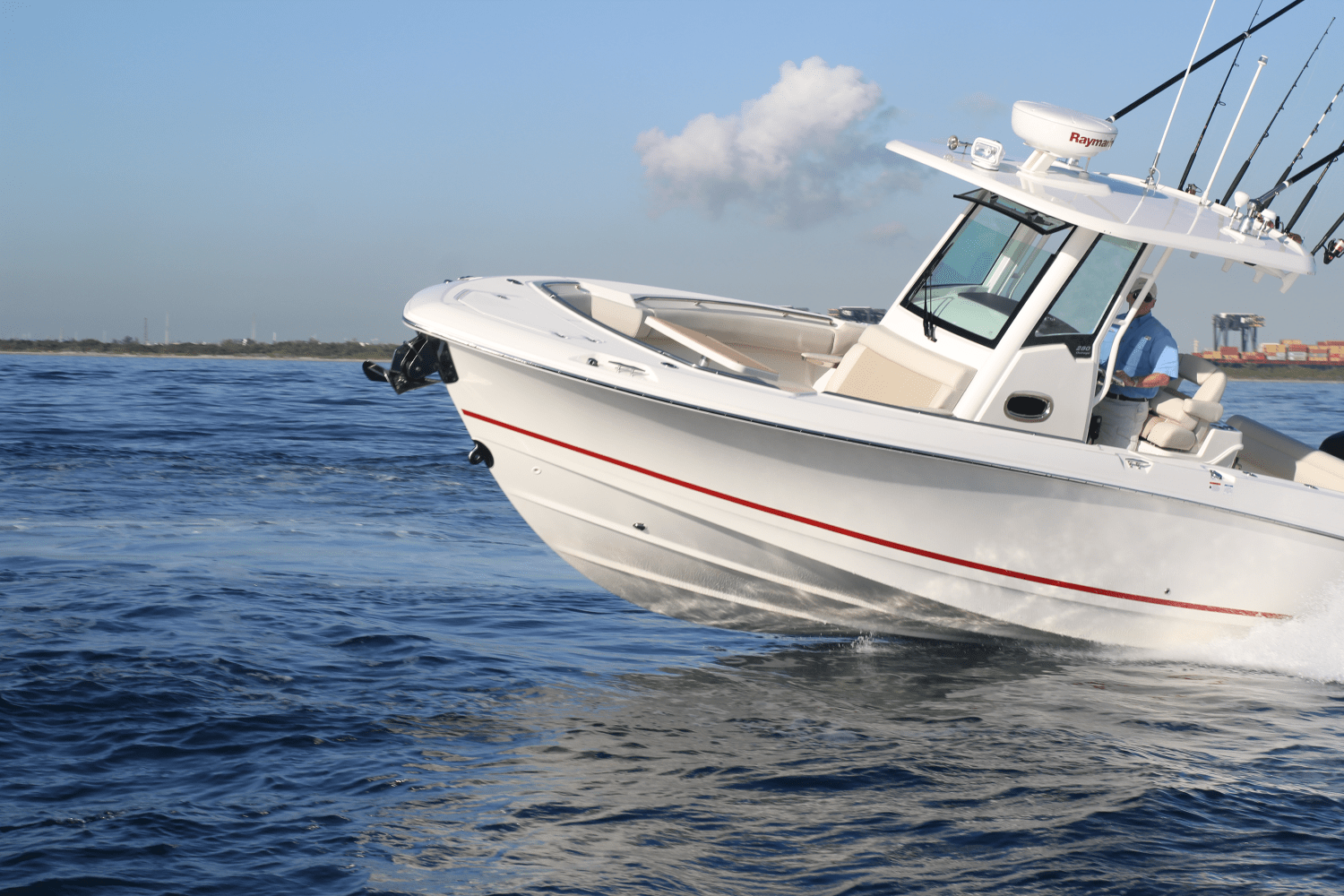 Slide: The Image of Boston Whaler 280 Outrage 2026 - 95