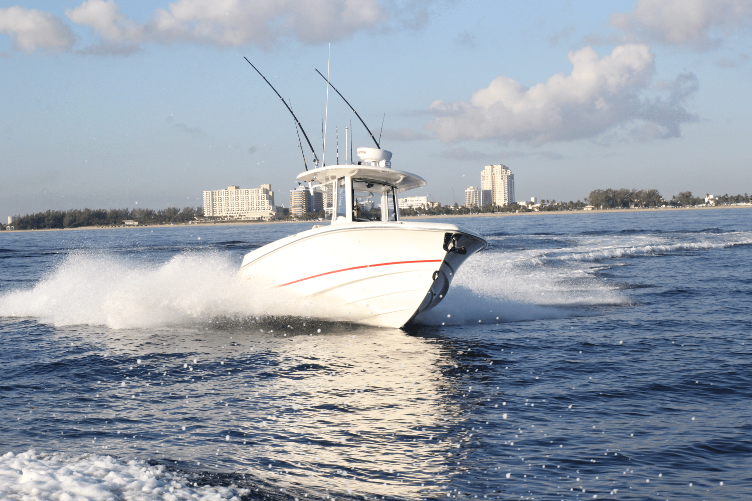 Slide: The Image of Boston Whaler 280 Outrage 2026 - 97
