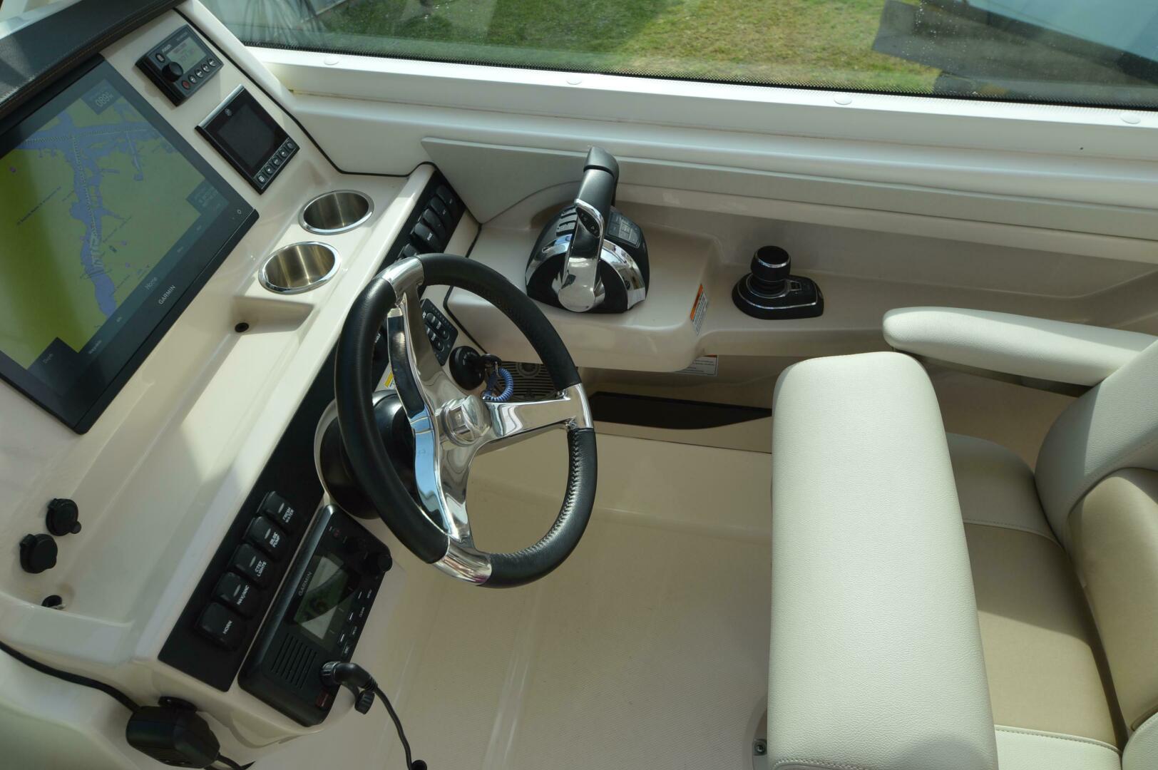 Slide: The Image of Boston Whaler 280 VANTAGE 2022 - 5206555