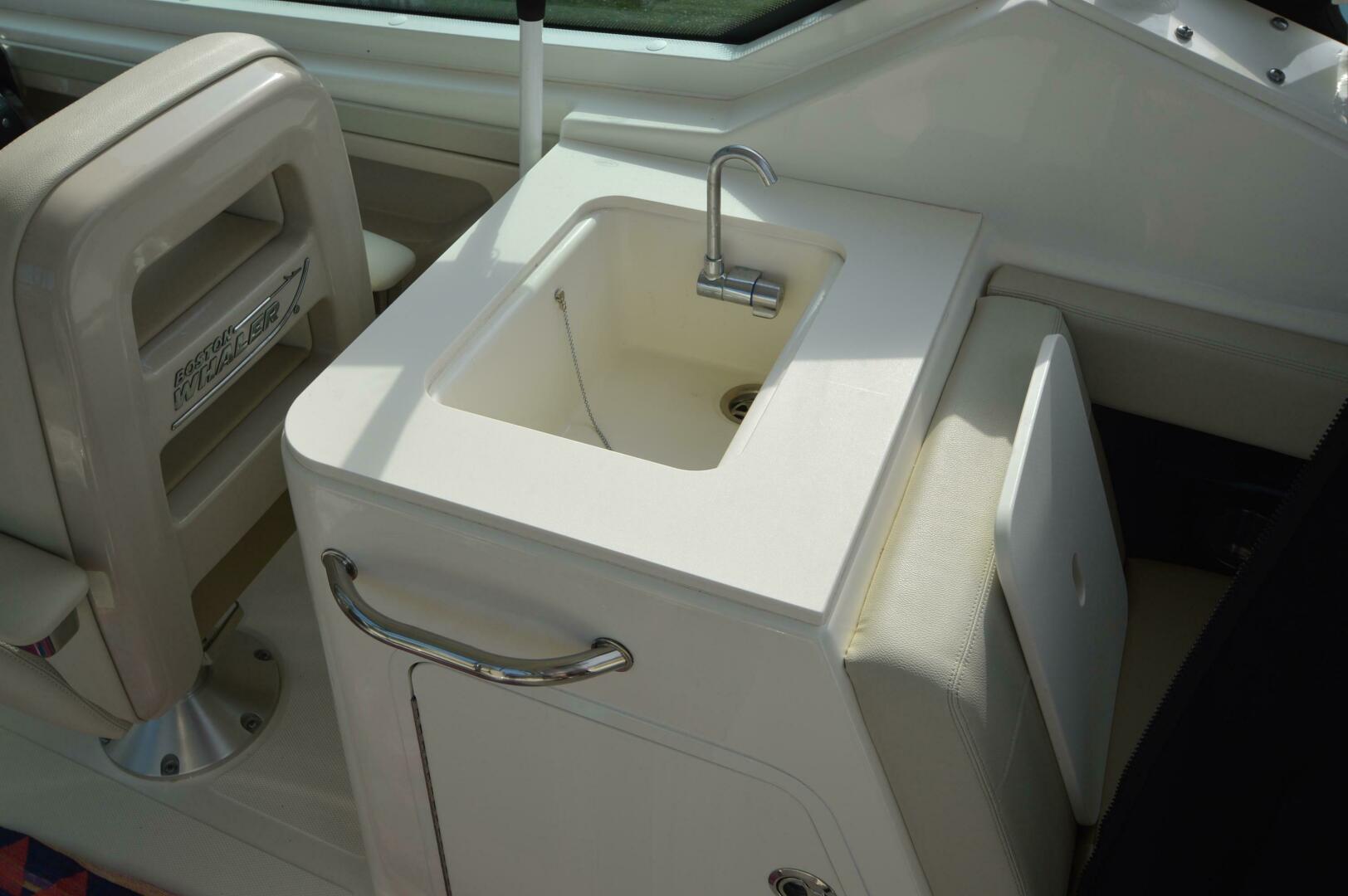 Slide: The Image of Boston Whaler 280 VANTAGE 2022 - 5206556