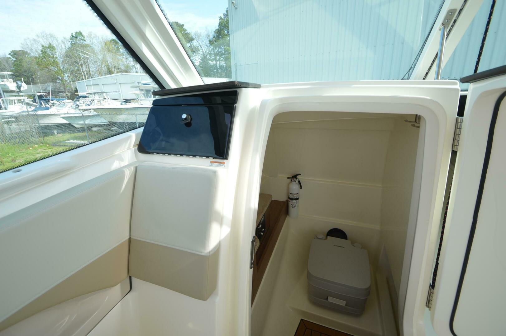 Slide: The Image of Boston Whaler 280 VANTAGE 2022 - 5206560