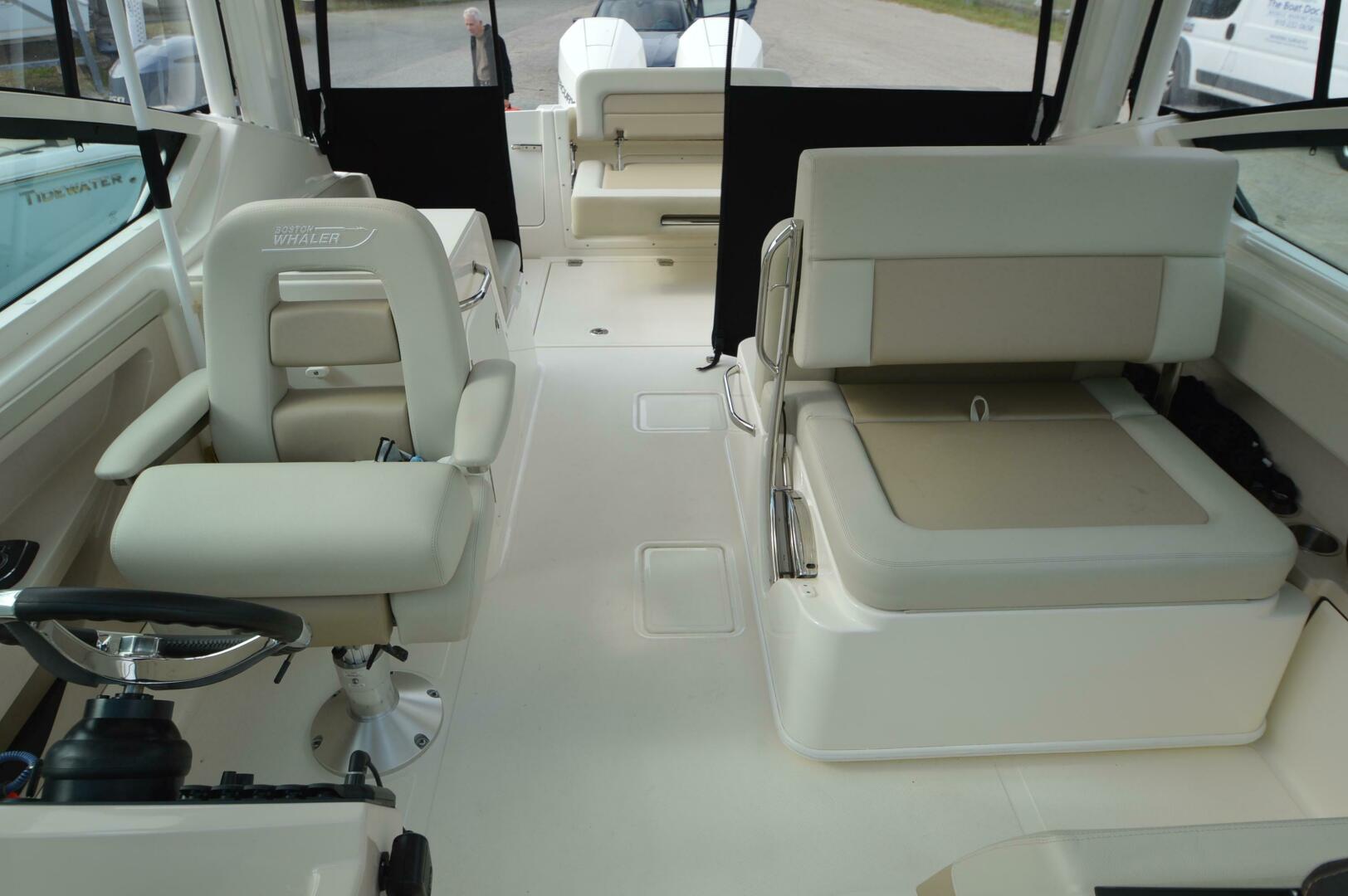 Slide: The Image of Boston Whaler 280 VANTAGE 2022 - 5206570