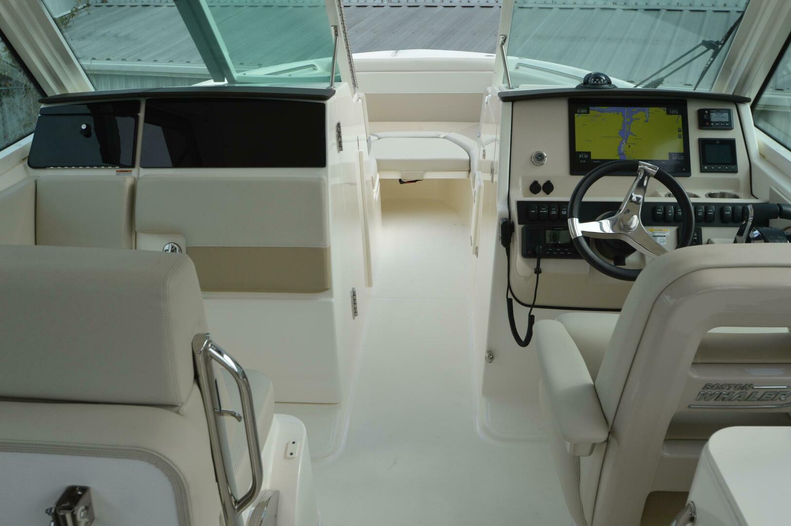 Slide: The Image of Boston Whaler 280 VANTAGE 2022 - 5206571