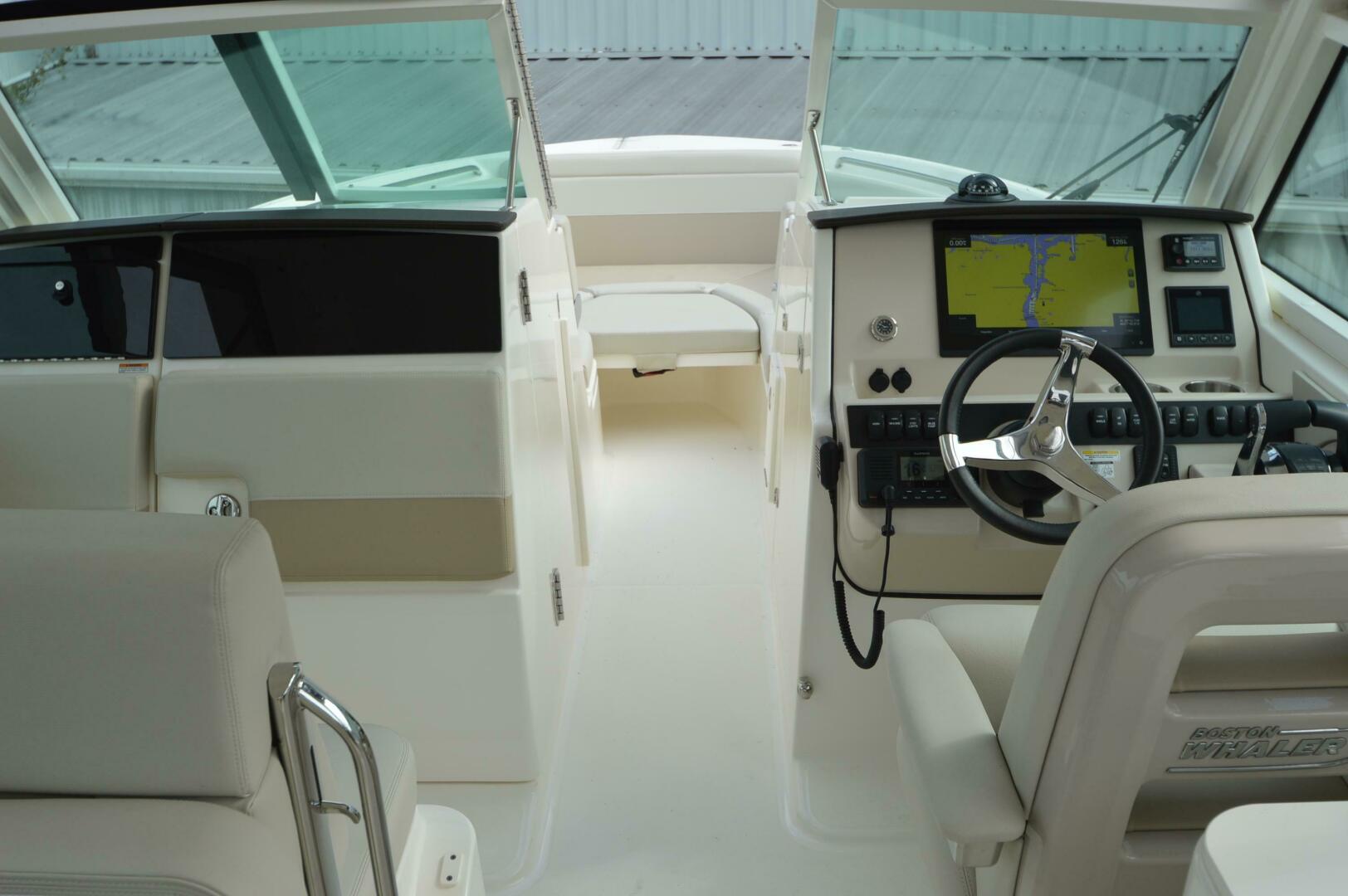 Slide: The Image of Boston Whaler 280 VANTAGE 2022 - 5206572