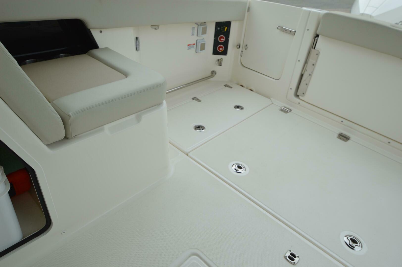 Slide: The Image of Boston Whaler 280 VANTAGE 2022 - 5206585