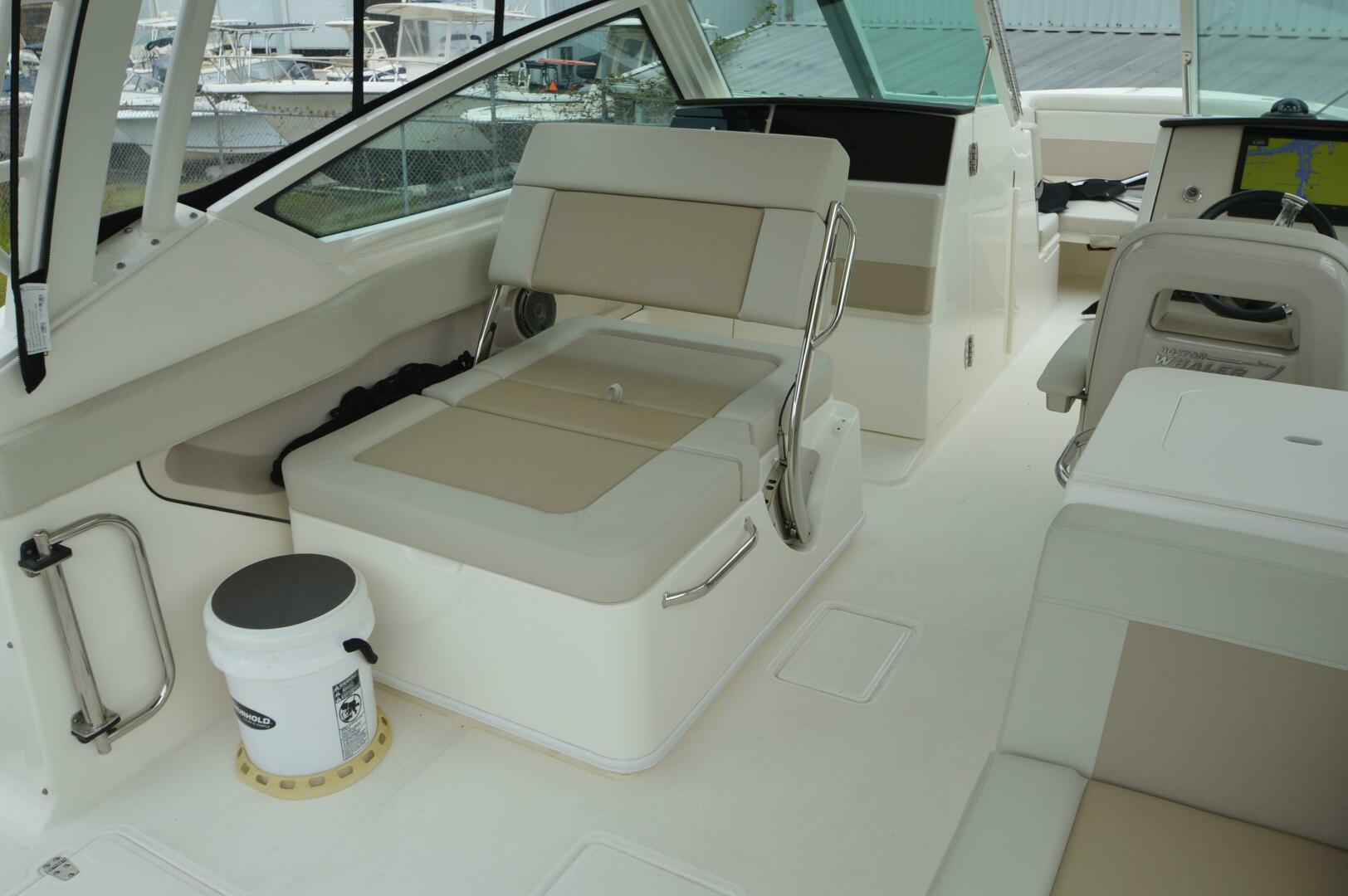 Slide: The Image of Boston Whaler 280 VANTAGE 2022 - 5206590