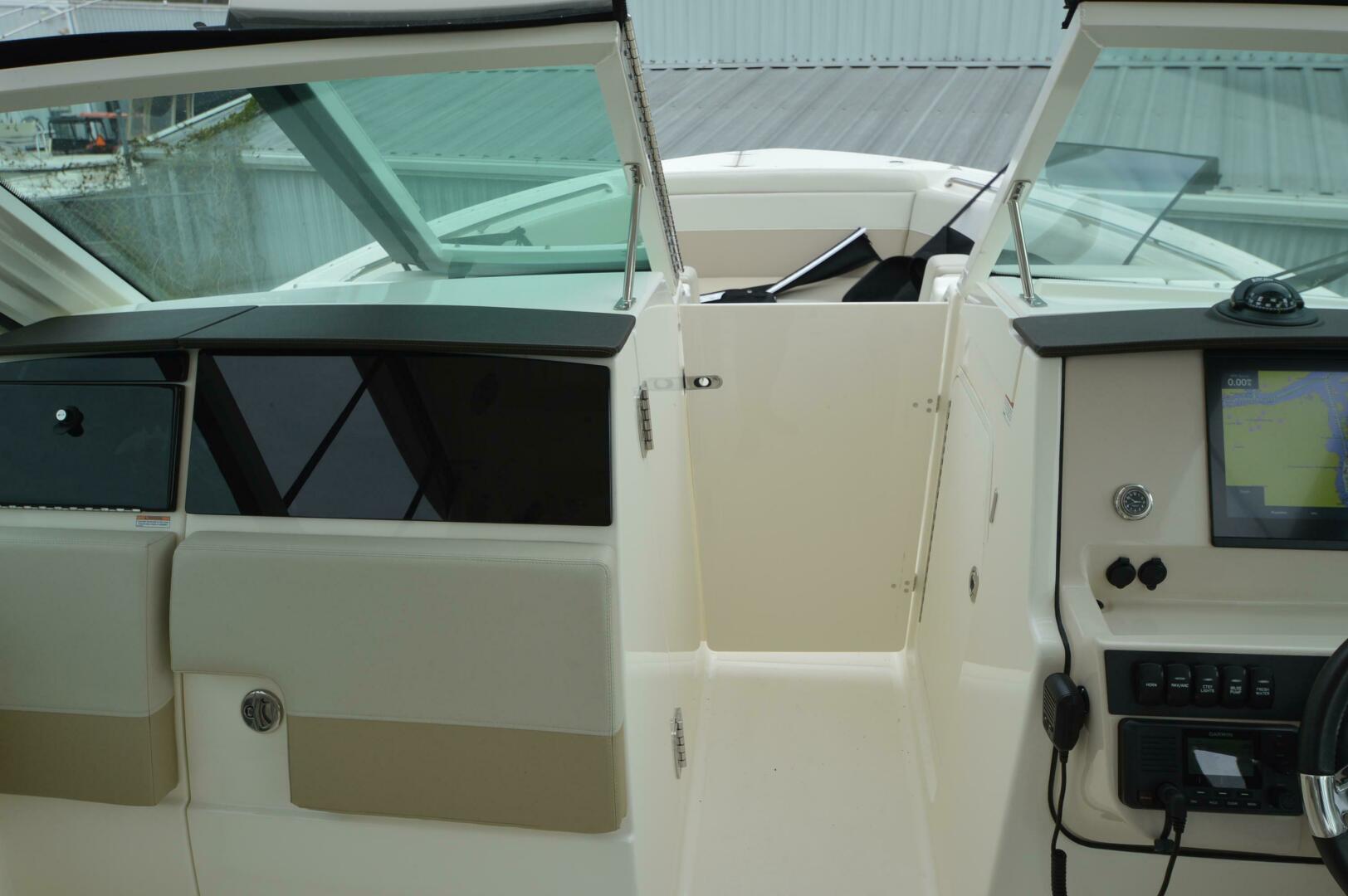 Slide: The Image of Boston Whaler 280 VANTAGE 2022 - 5206595