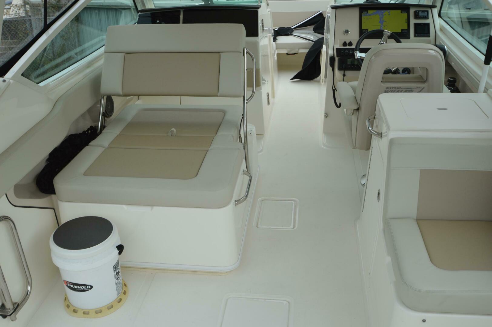 Slide: The Image of Boston Whaler 280 VANTAGE 2022 - 5206600