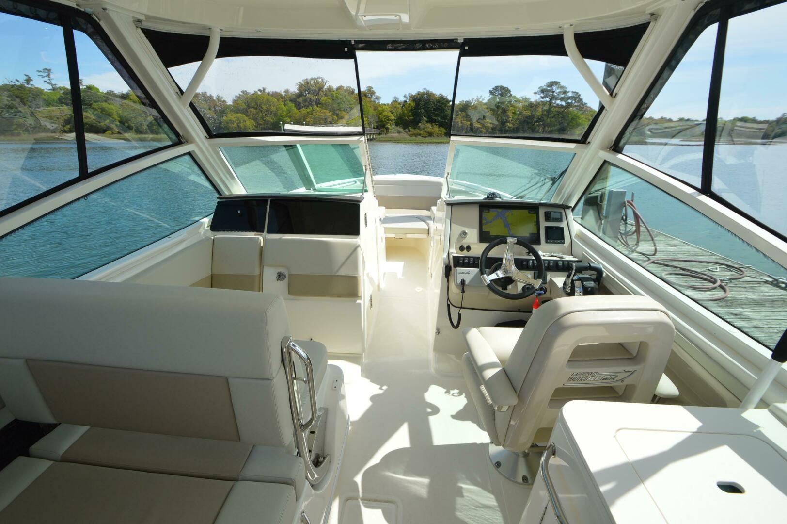 Slide: The Image of Boston Whaler 280 VANTAGE 2022 - 5206640