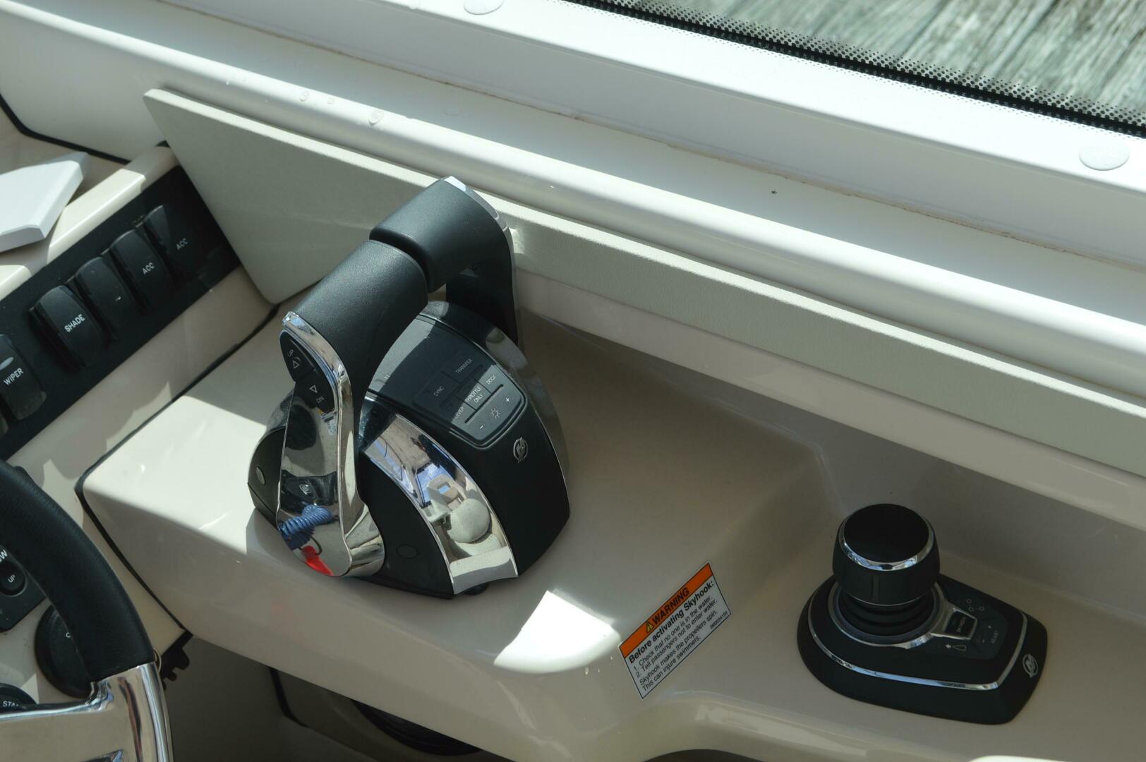 Slide: The Image of Boston Whaler 280 VANTAGE 2022 - 5206671