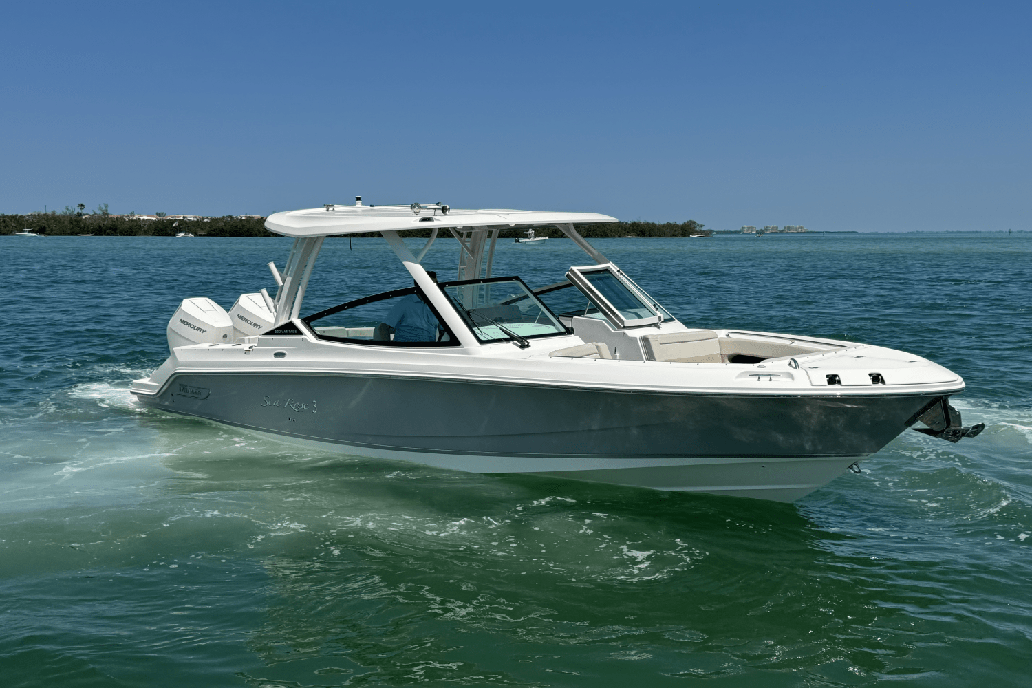 Slide: The Image of Boston Whaler 280 VANTAGE 2024 - 10