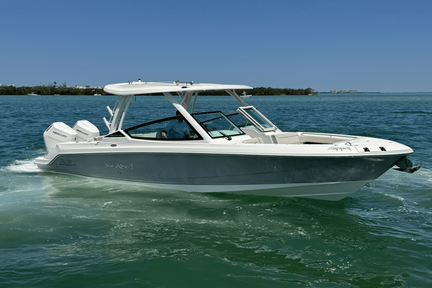 Slide: The Image of Boston Whaler 280 VANTAGE 2024 - 11