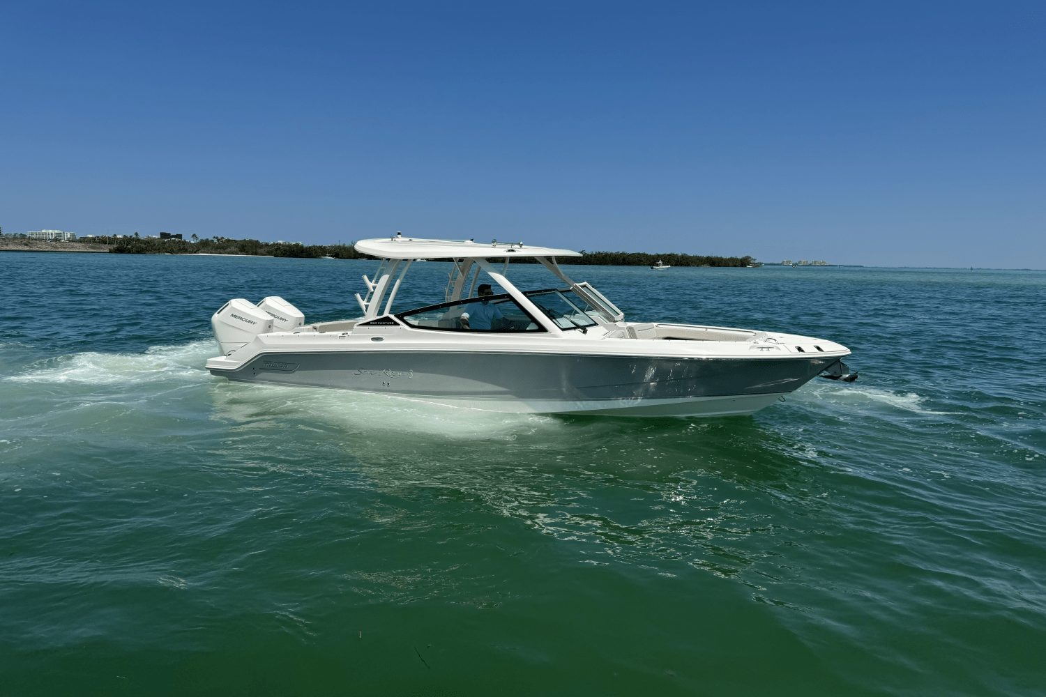 Slide: The Image of Boston Whaler 280 VANTAGE 2024 - 13