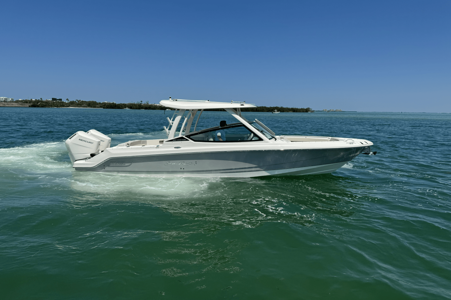 Slide: The Image of Boston Whaler 280 VANTAGE 2024 - 14