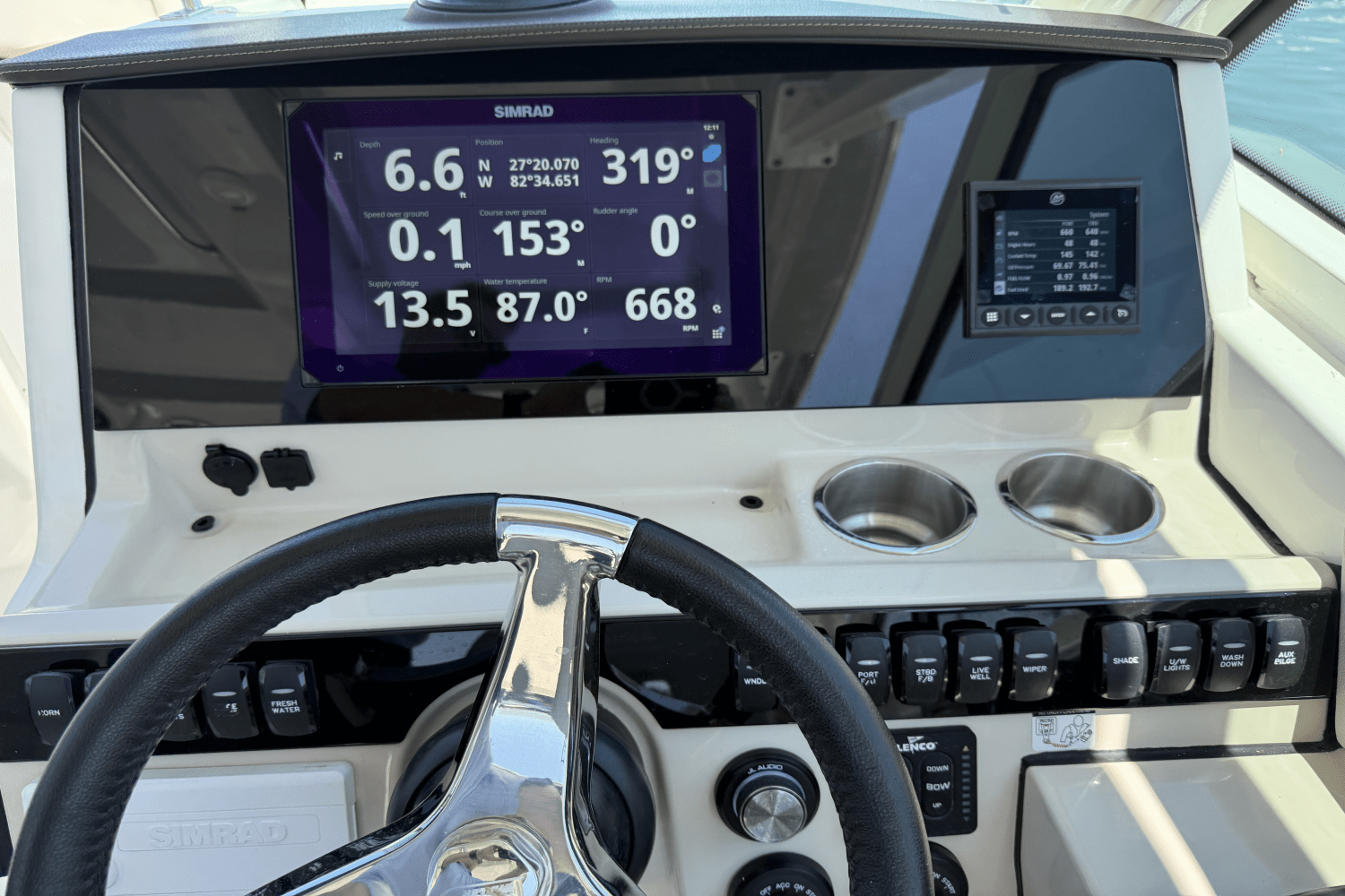 Slide: The Image of Boston Whaler 280 VANTAGE 2024 - 23