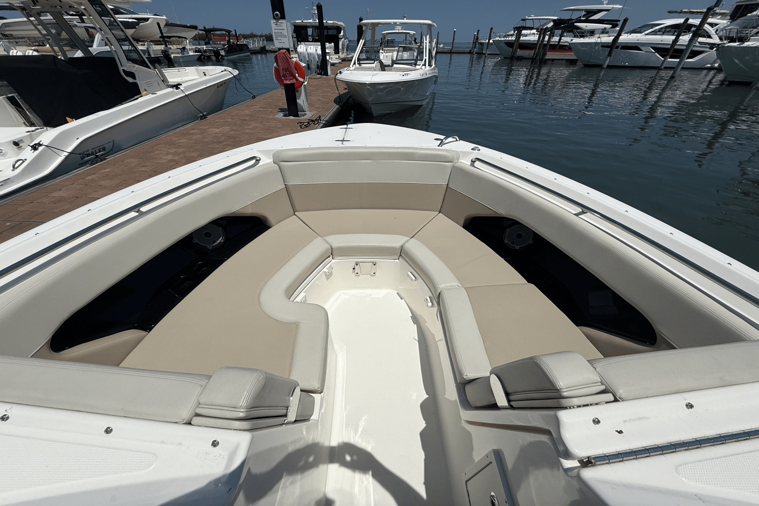 Slide: The Image of Boston Whaler 280 VANTAGE 2024 - 24